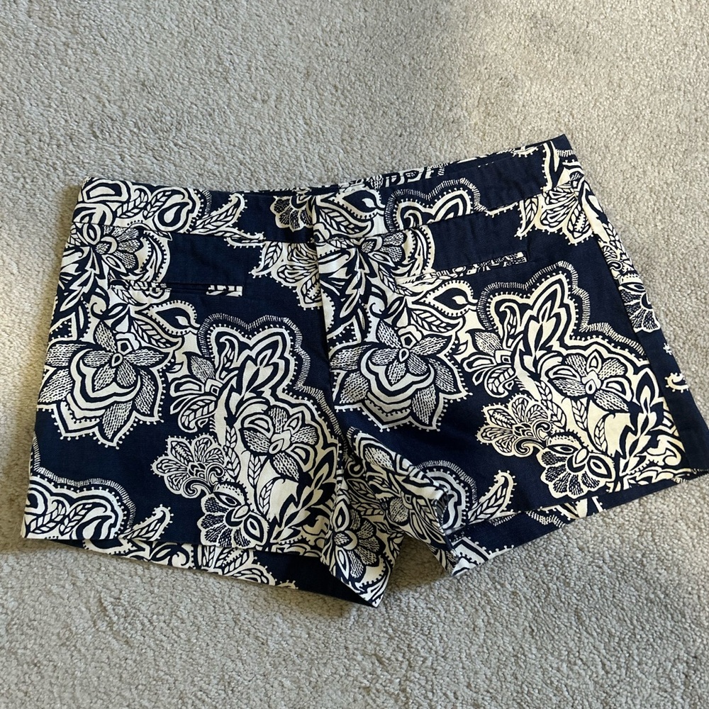 GAP Navy and White floral Patterned Shorts size 4
